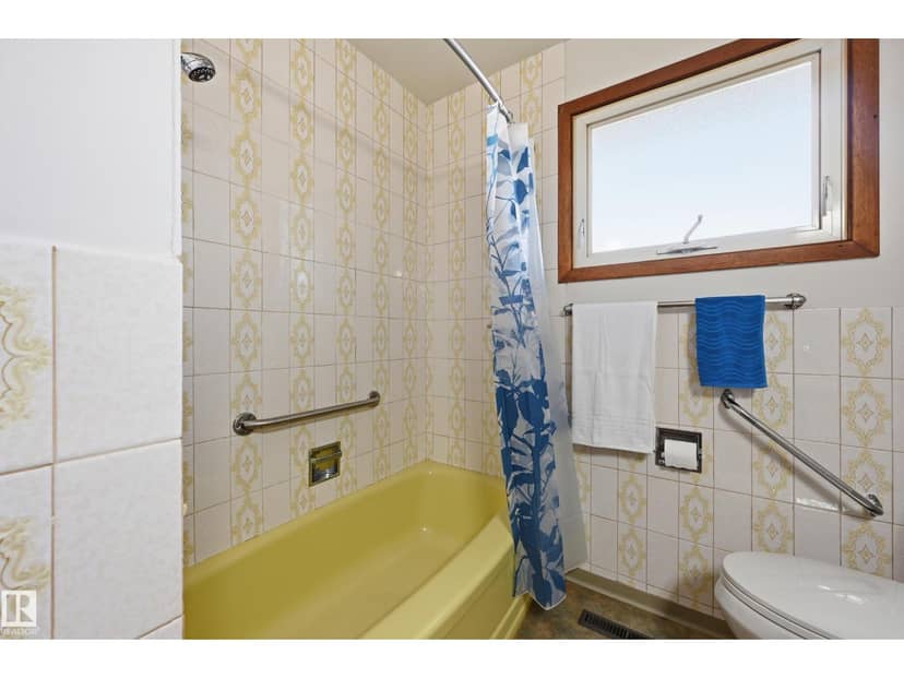 6604 93 AV NW — photo 20 of 33