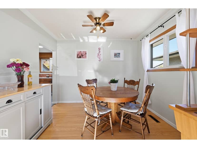 6604 93 AV NW — photo 9 of 33