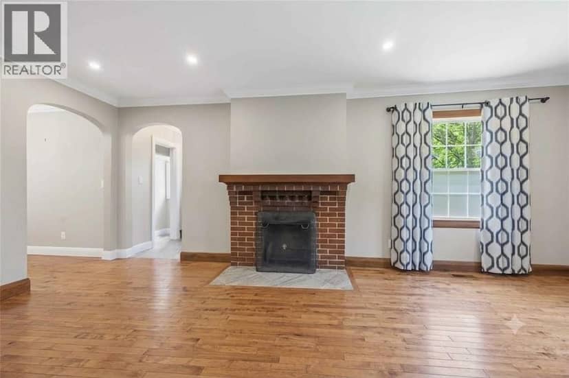 860 London Road — photo 13 of 30