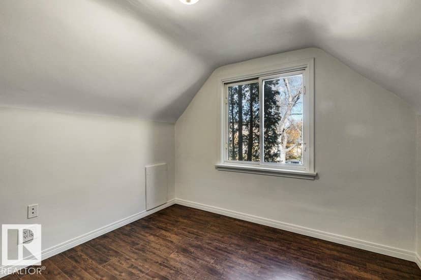 7747 79 AV NW — photo 22 of 40