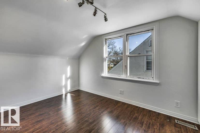 7747 79 AV NW — photo 20 of 40