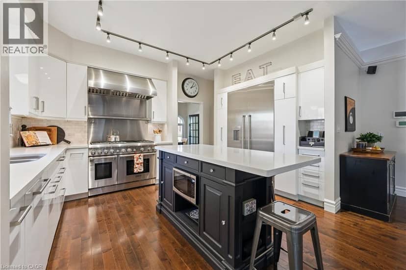 44 BREWSTER Place — photo 12 of 40