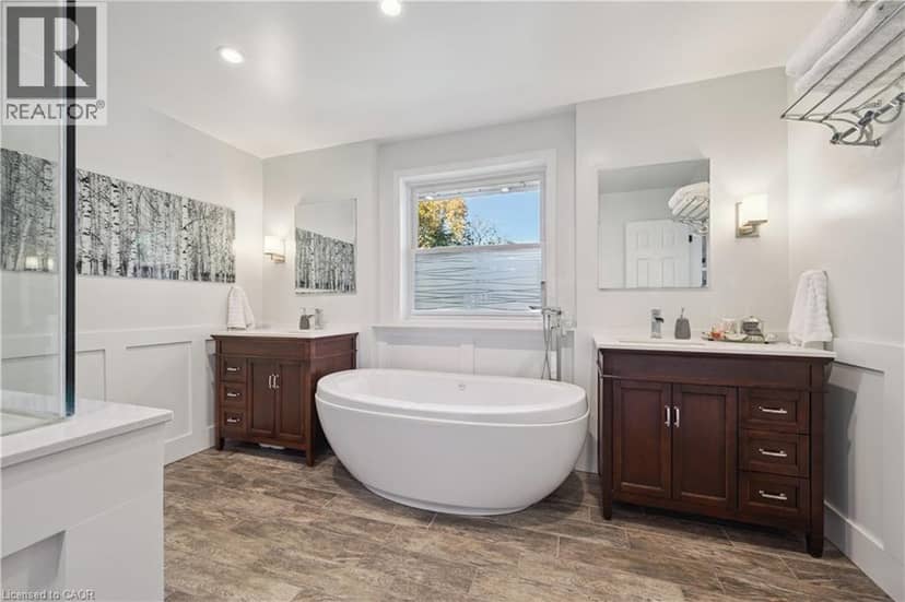 44 BREWSTER Place — photo 32 of 40