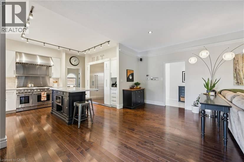44 BREWSTER Place — photo 11 of 40