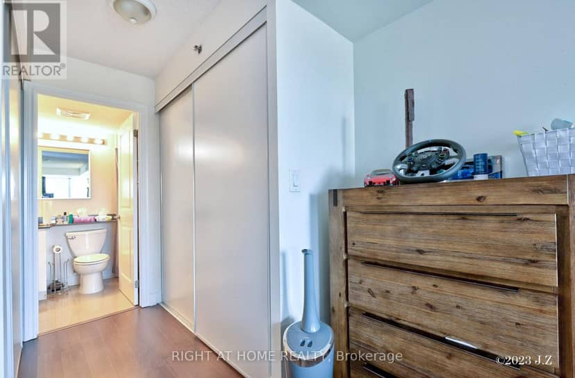 312 - 760 Sheppard Avenue W — photo 15 of 18