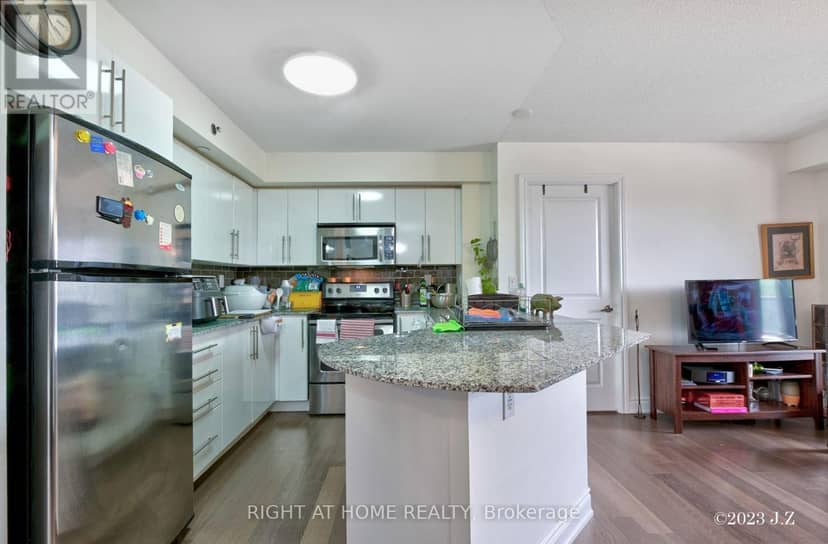 312 - 760 Sheppard Avenue W — photo 9 of 18