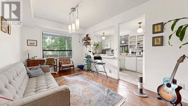 29 Winchester Street, Toronto, photo 5