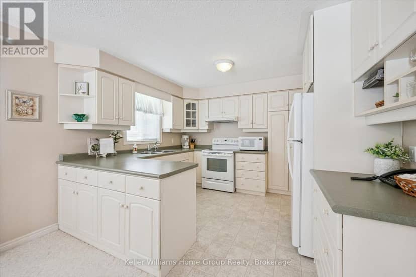 20 Beechlawn Boulevard — photo 14 of 40