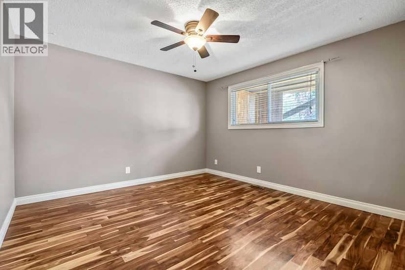 163 Woodburn Crescent — photo 16 of 40