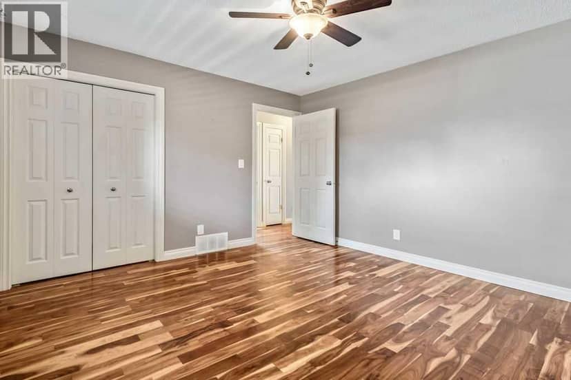 163 Woodburn Crescent — photo 17 of 40