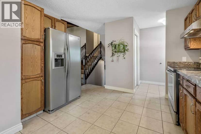 163 Woodburn Crescent — photo 13 of 40