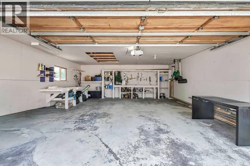 163 Woodburn Crescent — photo 37 of 40