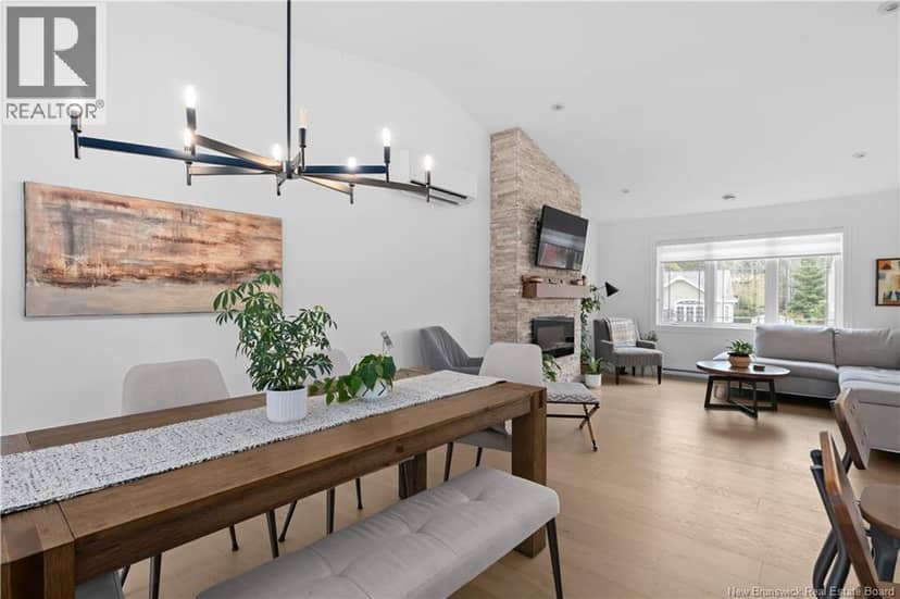 155 du Moulin Street — photo 10 of 40