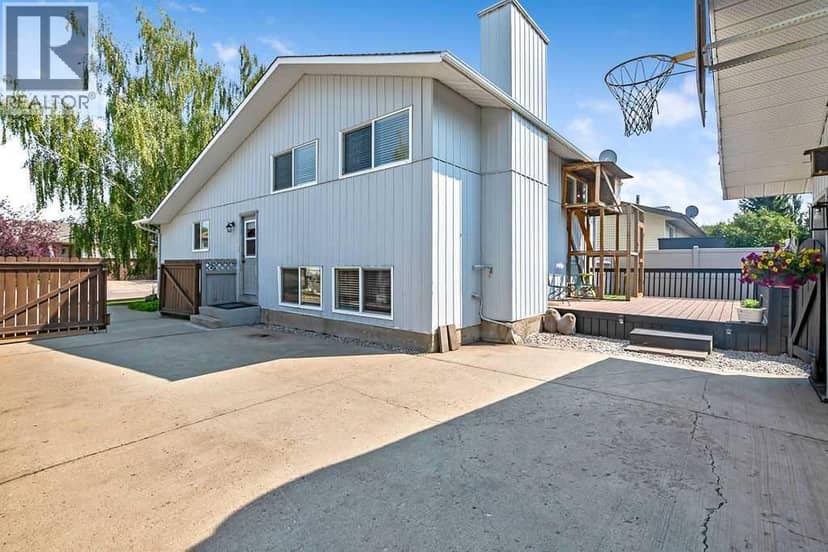 163 Woodburn Crescent — photo 34 of 40