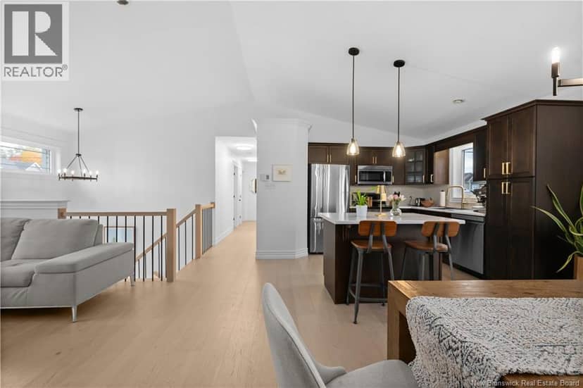 155 du Moulin Street — photo 12 of 40