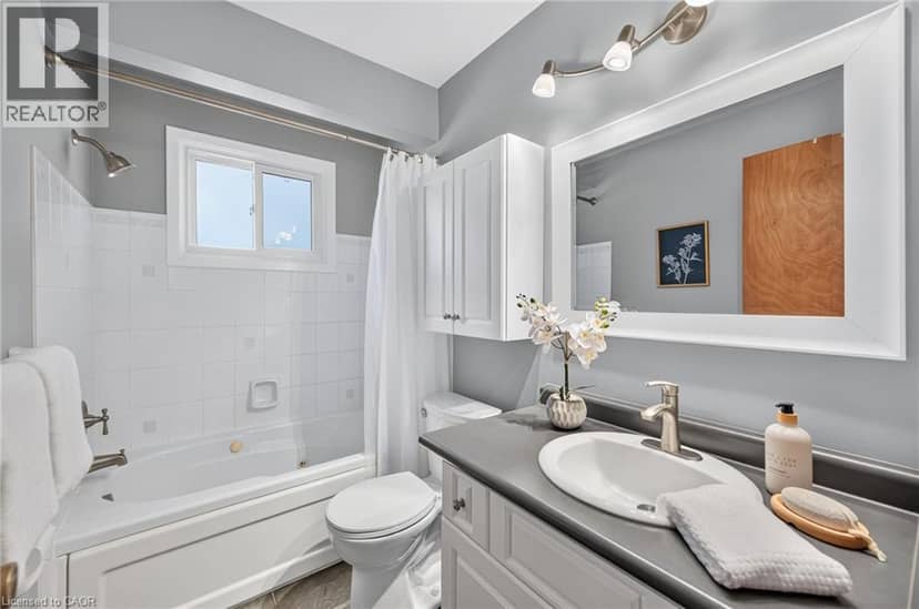 107 LAURENTIAN Drive — photo 20 of 40