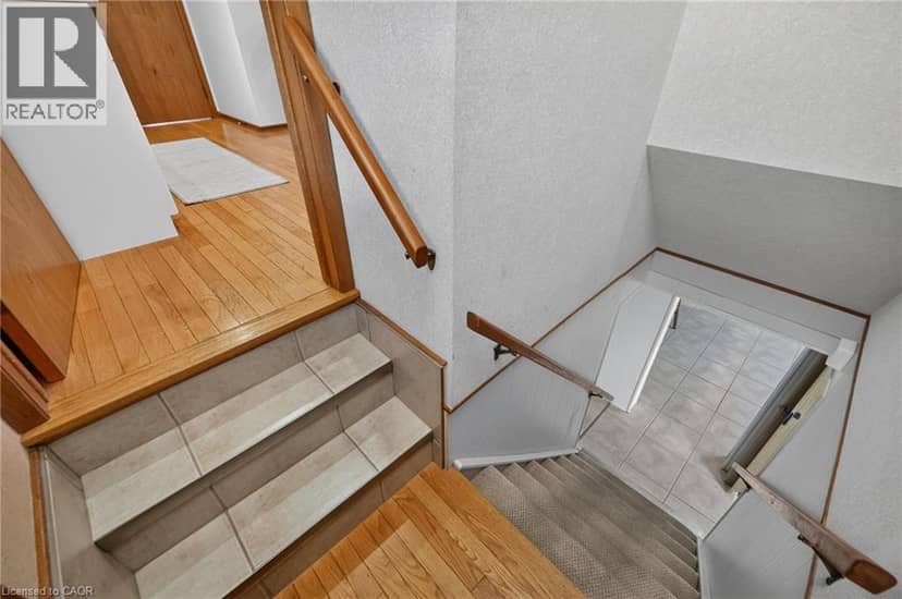 107 LAURENTIAN Drive — photo 21 of 40