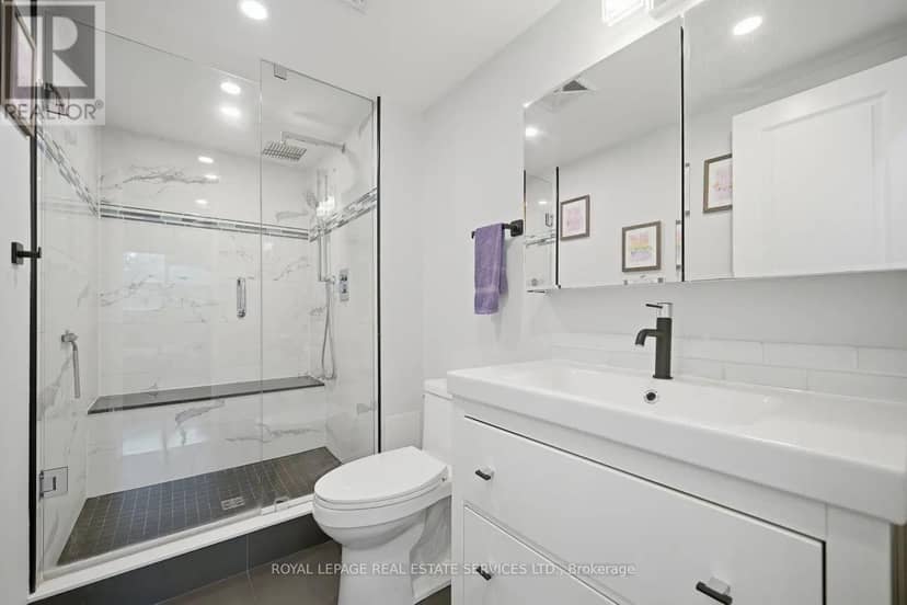 306 - 8 Lisa Street — photo 24 of 40