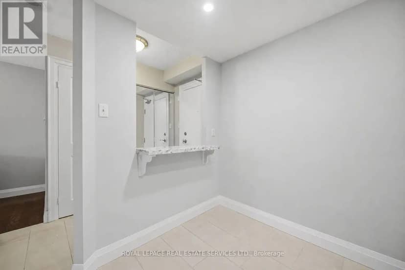 306 - 8 Lisa Street — photo 9 of 40