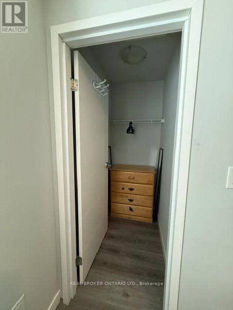 1202 - 318 Spruce Street — photo 18 of 29