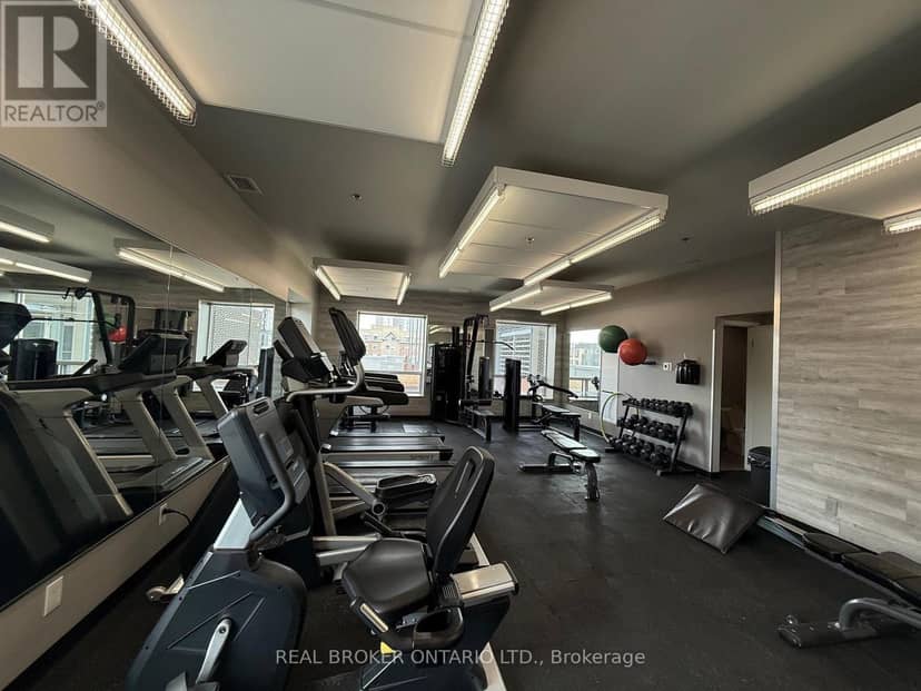 1202 - 318 Spruce Street — photo 28 of 29