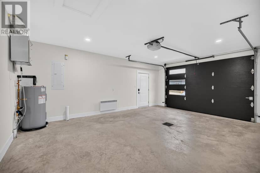 185 Rogerson Street — photo 30 of 33