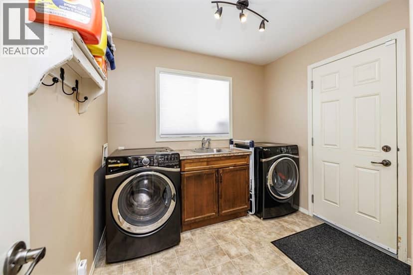 38 Ivany Close — photo 21 of 38