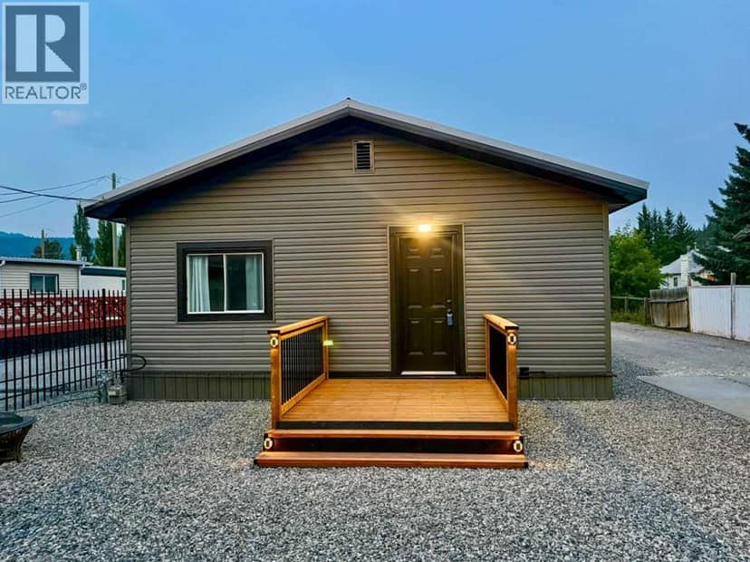 1230 84 Street, Coleman, photo 2