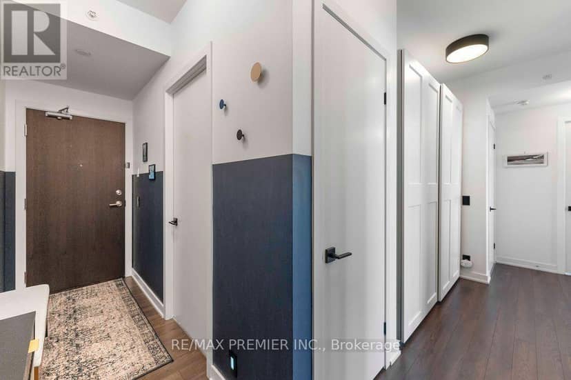 1807 - 10 Park Lawn Road — photo 5 of 40