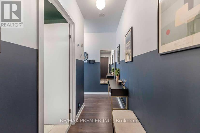 1807 - 10 Park Lawn Road — photo 4 of 40