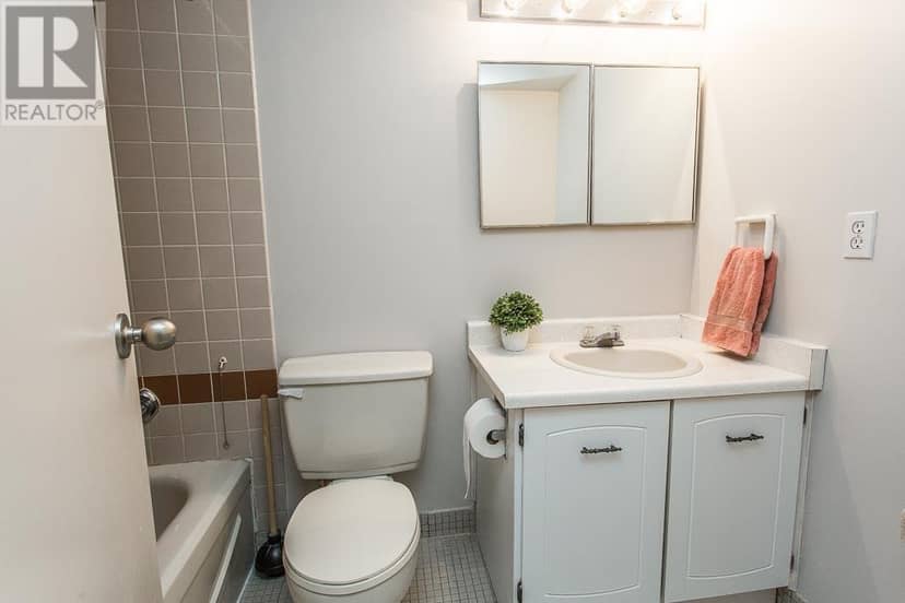 1139 Queen ST E # 1107 — photo 21 of 40