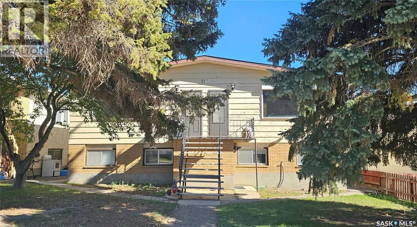163 4th AVENUE NE, Swift Current, photo 2
