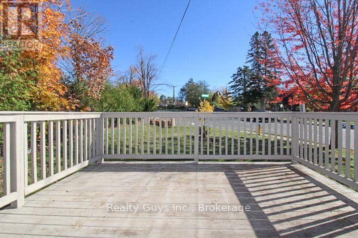 734 Sherbrooke Street — photo 17 of 40