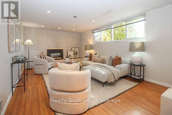 734 Sherbrooke Street — photo 35 of 40