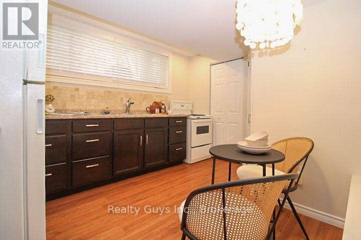 734 Sherbrooke Street — photo 39 of 40