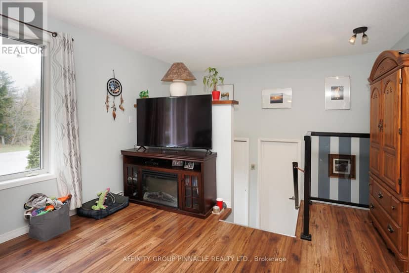 7 Hawk Street, Kawartha Lakes, photo 6