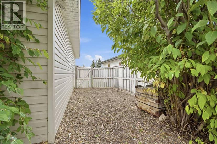 14 Ladwig Close — photo 33 of 33