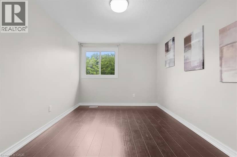 421 BAIRSTOW Crescent — photo 19 of 33