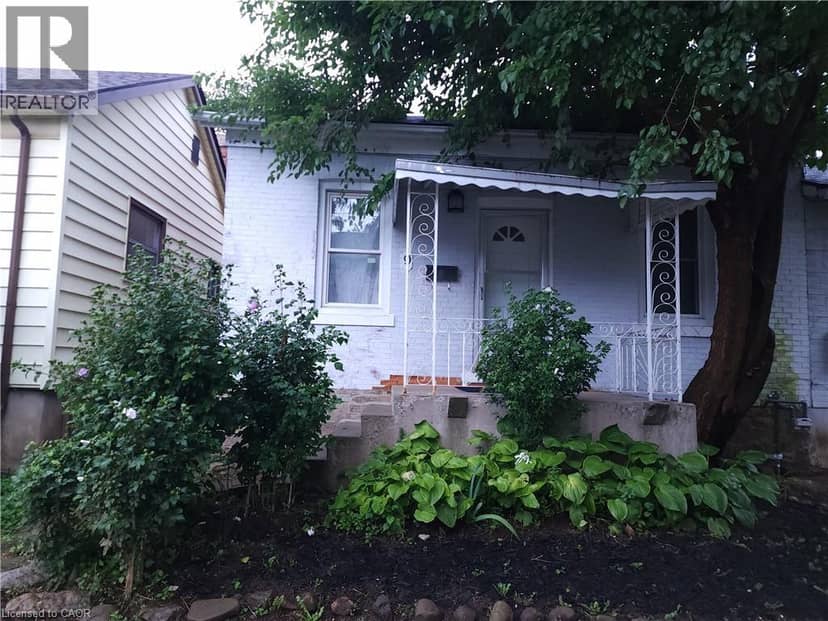9 WOODLAND Avenue — photo 2 of 16