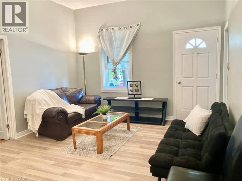 9 WOODLAND Avenue — photo 4 of 16