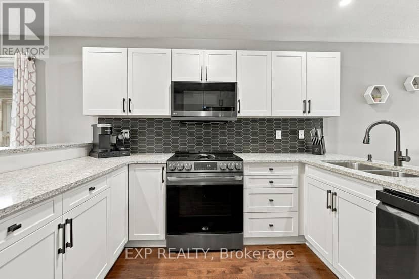 969 Bitterbush Crescent — photo 16 of 38