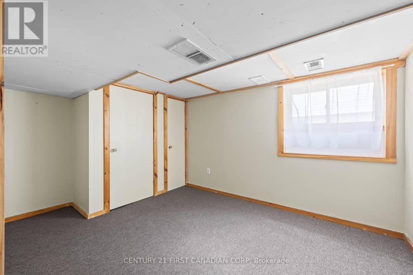 60 Beattie Avenue — photo 34 of 40