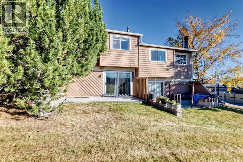 17, 4940 39 Avenue SW — photo 13 of 19