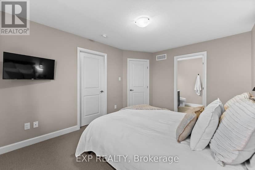 76 Vimy Ridge Crescent — photo 22 of 37