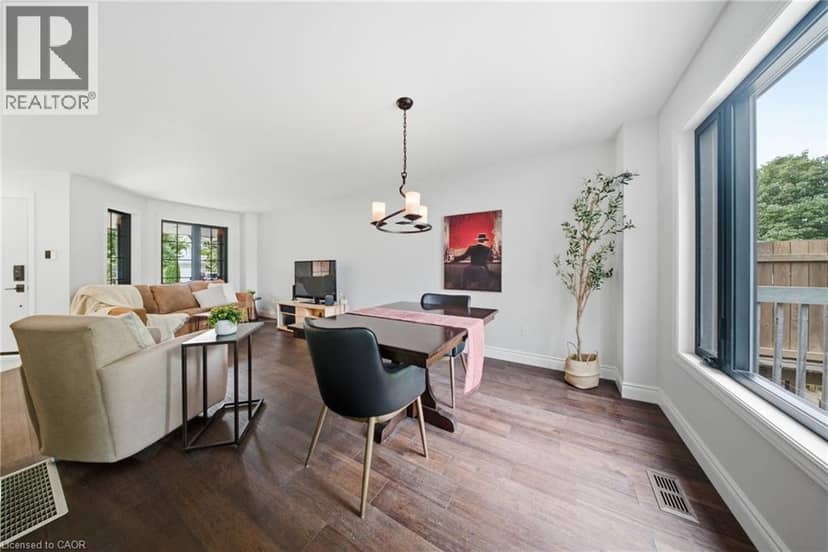 19 BOULDER Crescent — photo 12 of 40