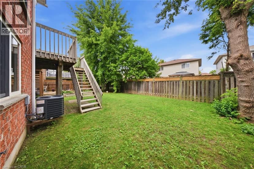 19 BOULDER Crescent — photo 34 of 40