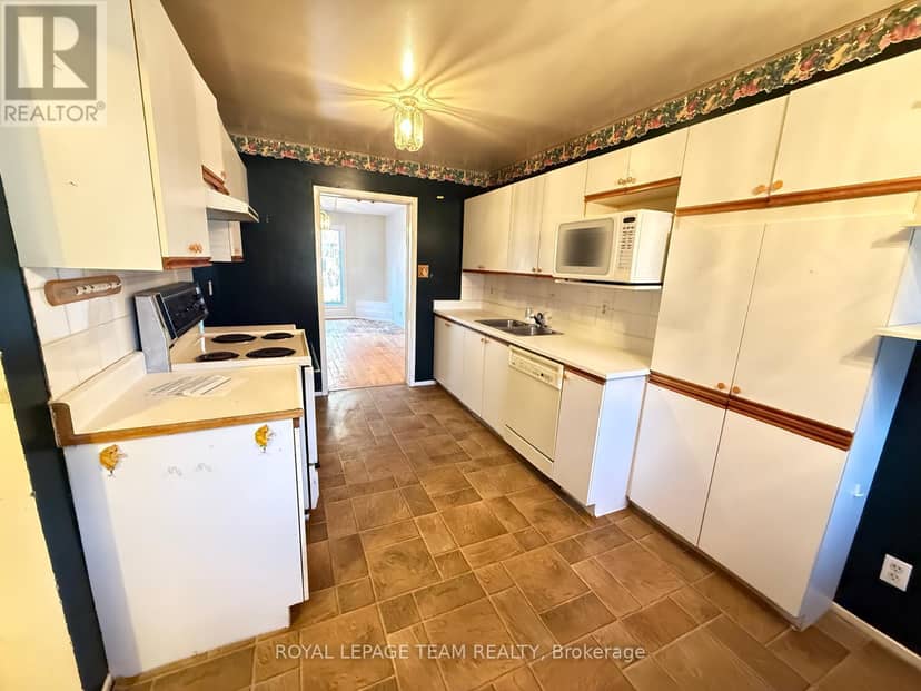 86 Hummingbird Crescent — photo 10 of 21