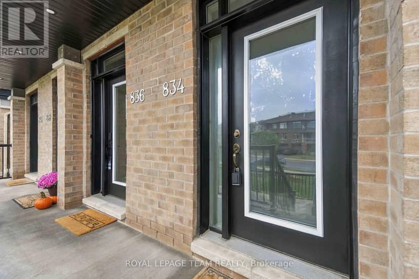 834 Ralph Hennessy Avenue, Ottawa, photo 2