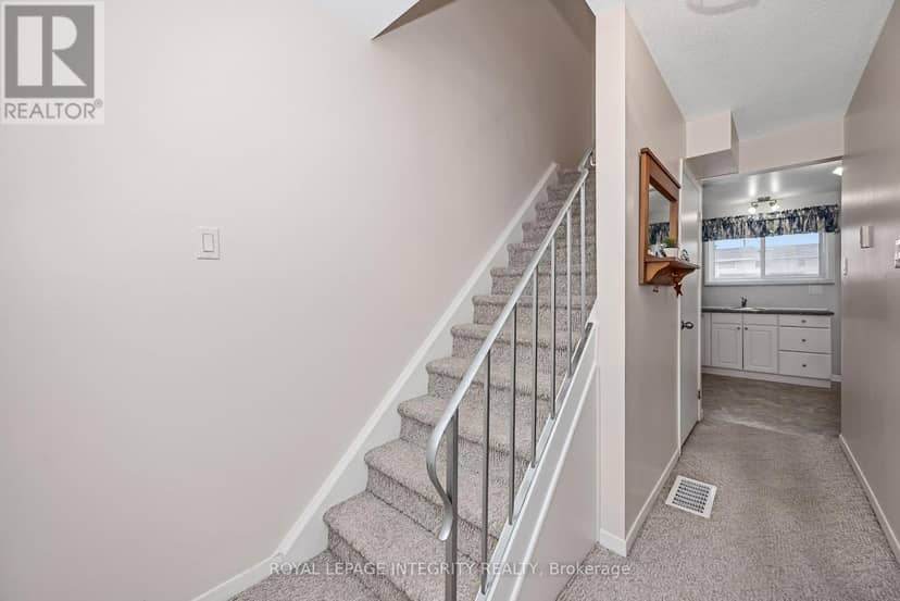 262 Edward Street S — photo 17 of 40