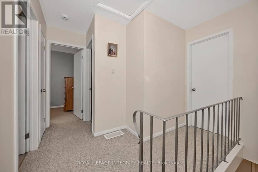 262 Edward Street S — photo 18 of 40